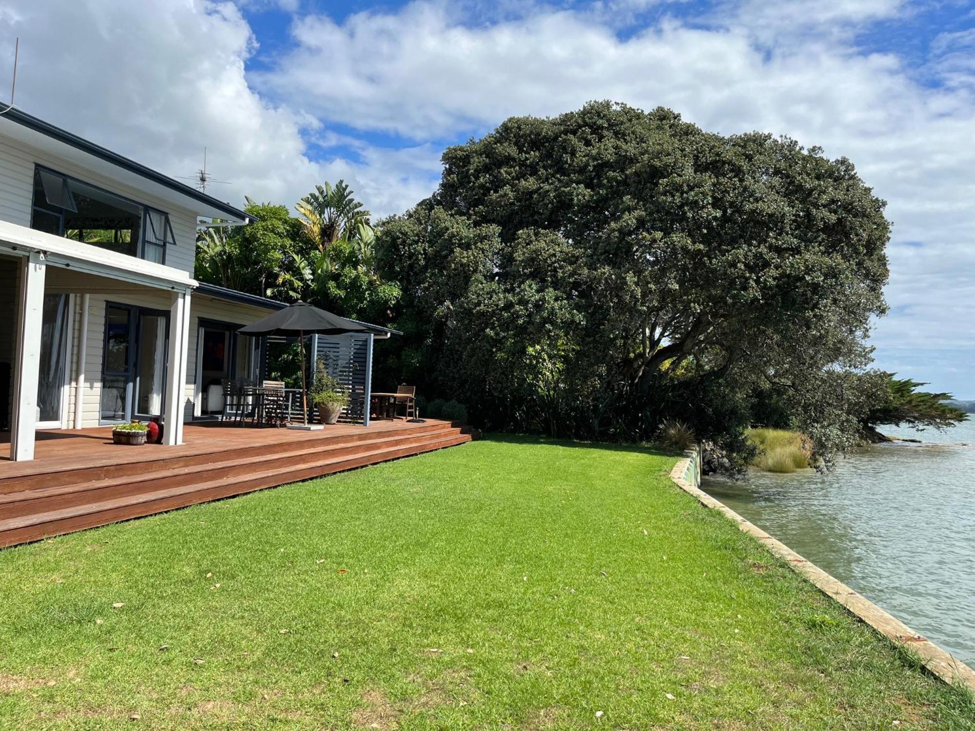 Absolute Waterfront Serenity Near Auckland Clarks Beach 외부 사진